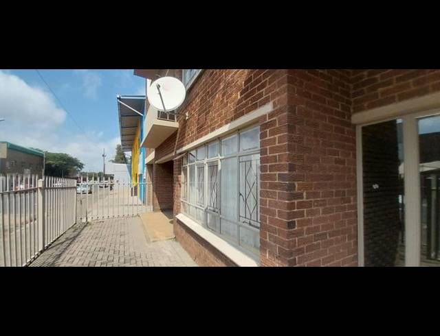 8 BEDROOM APARTMENT FOR SALE IN FISHERS HILL